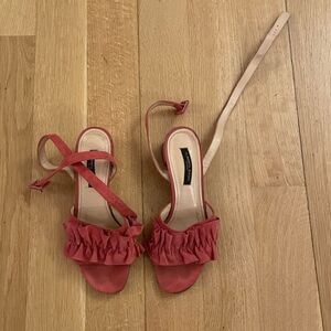 Pink heeled Italian sandals